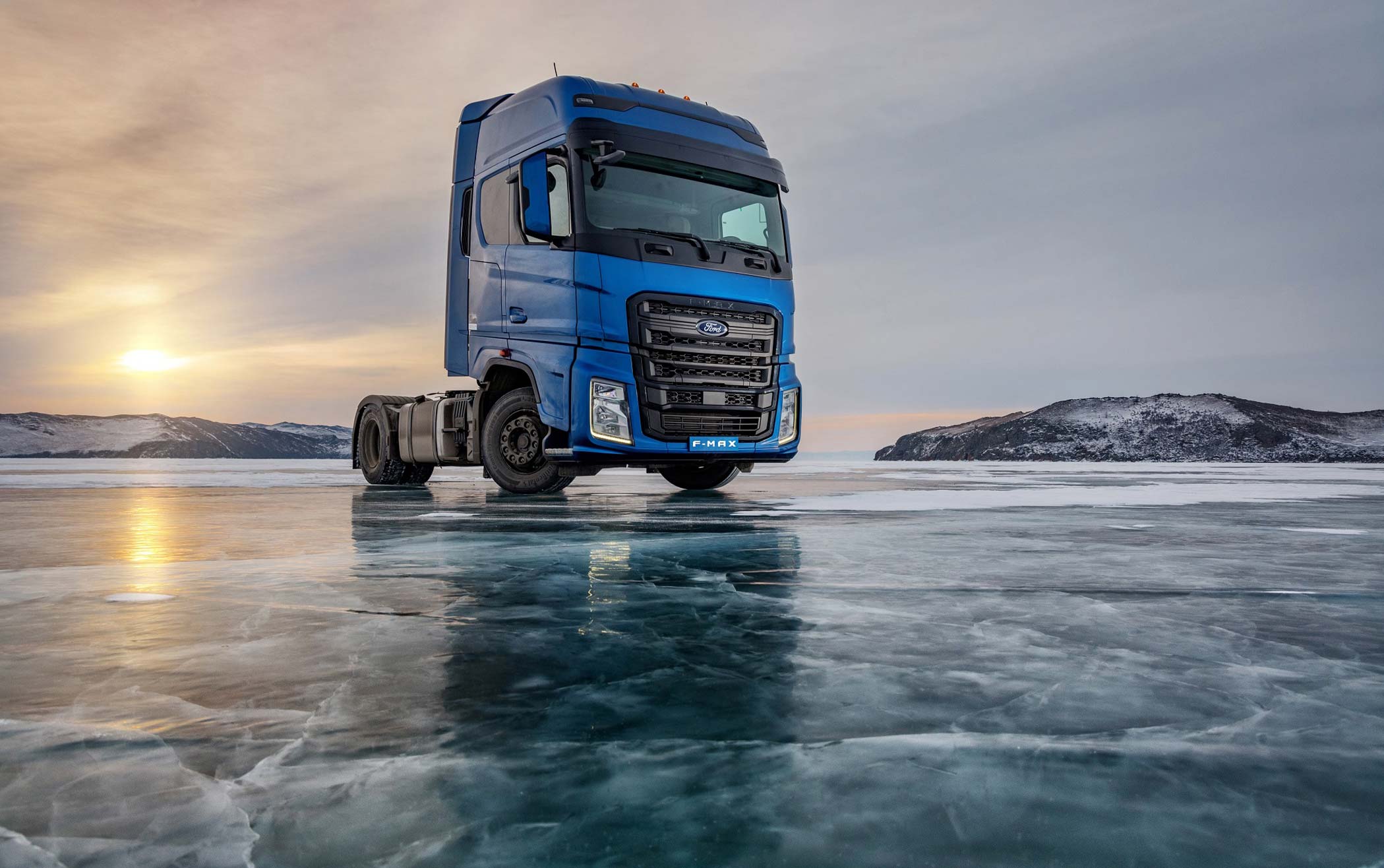 The award-winning F-MAX breaks speed record on frozen Lake Baikal